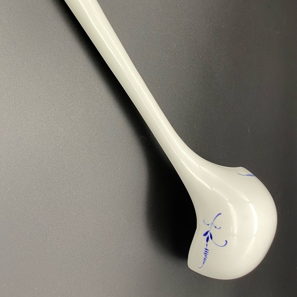 Villeroy & Boch Ceramic White & Blue Flower Ladle - Picture 9 of 13
